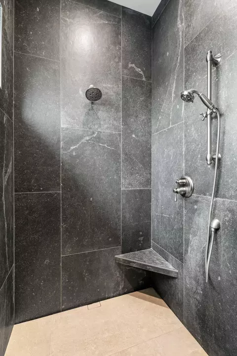 Bath - 20334 Arrowhead Dr, Bend, OR 97703 photo 7 of 7