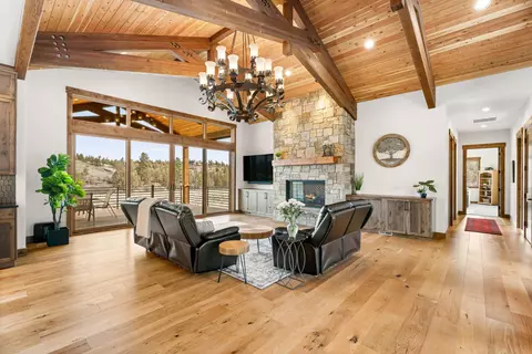 20334 Arrowhead Dr, Bend, OR 97703