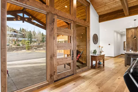 Entry Way - 20334 Arrowhead Dr, Bend, OR 97703 photo 1 of 2