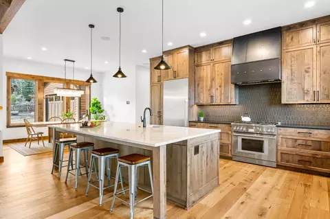 Kitchen - 20334 Arrowhead Dr, Bend, OR 97703 photo 1 of 10