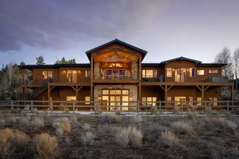 20334 Arrowhead Dr, Bend, OR 97703