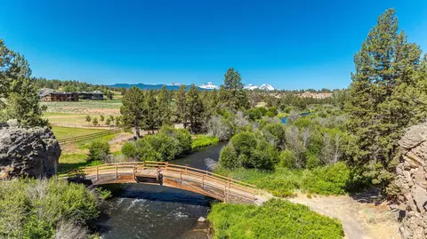 View/Area - 20334 Arrowhead Dr, Bend, OR 97703 photo 1 of 5