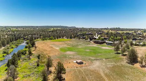 View/Area - 20334 Arrowhead Dr, Bend, OR 97703 photo 4 of 5