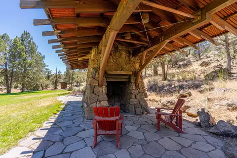Exterior - 20334 Arrowhead Dr, Bend, OR 97703 photo 11 of 11