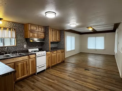 9566 Old Stage Rd UNIT 27, Central Point, OR 97502