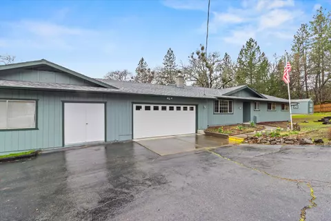 170 Red Fox Ln, Grants Pass, OR 97526