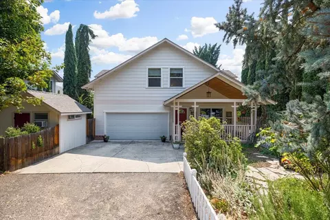111 Madison St, Talent, OR 97540