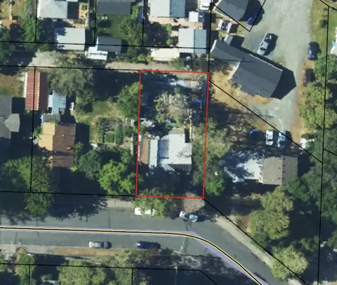 416 SW I St, Grants Pass, OR 97526