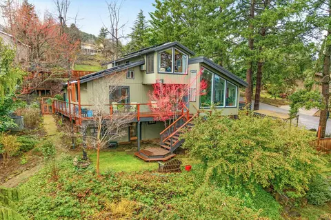 1206 Linda Ave, Ashland, OR 97520