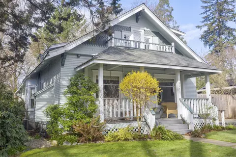 1024 NW Conklin Ave, Grants Pass, OR 97526