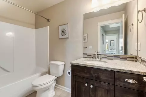 Bath - 20775 NE Boulderfield Ave, Bend, OR 97701 photo 2 of 2