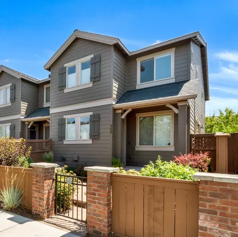 Exterior - 20775 NE Boulderfield Ave, Bend, OR 97701 photo 3 of 3