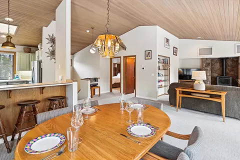 Dining - 57671 Poplar Ln #23, Sunriver, OR 97707 photo 3 of 4
