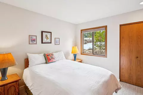 Bedroom - 57671 Poplar Ln #23, Sunriver, OR 97707 photo 3 of 6