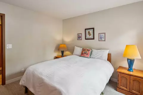 Bedroom - 57671 Poplar Ln #23, Sunriver, OR 97707 photo 4 of 6