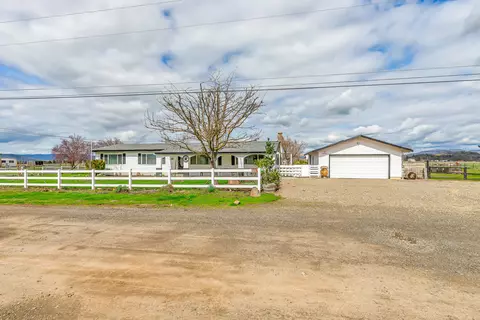 4423 Avenue E, White City, OR 97503