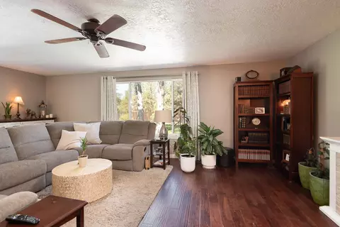 Living - 60811 Windsor Dr, Bend, OR 97702 photo 1 of 1