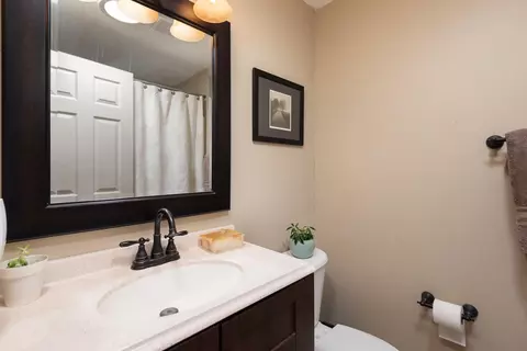 Bath - 60811 Windsor Dr, Bend, OR 97702 photo 1 of 4