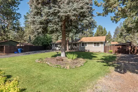 Exterior - 60811 Windsor Dr, Bend, OR 97702 photo 14 of 14