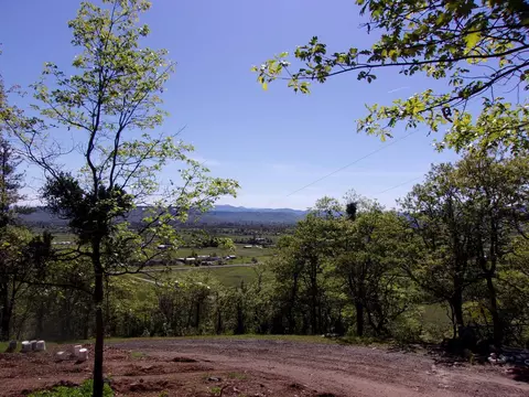 3840 Beagle Rd, White City, OR 97503