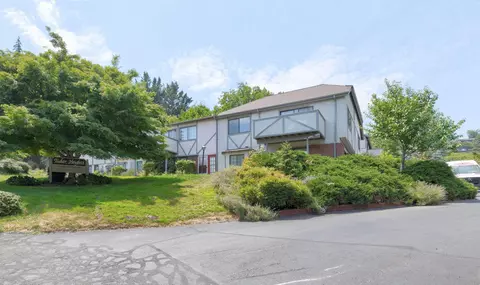 495 Chestnut St #1, Ashland, OR 97520