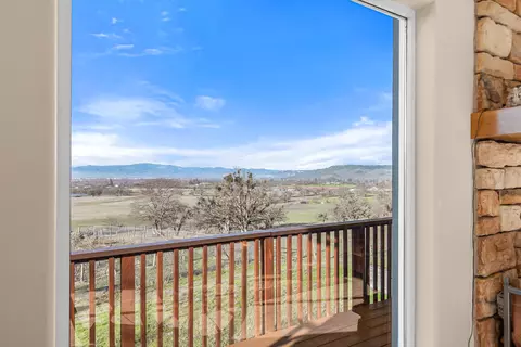 924 W Linn Rd, Eagle Point, OR 97524 photo 14