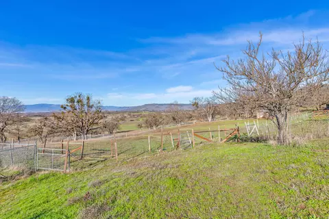 924 W Linn Rd, Eagle Point, OR 97524 photo 46