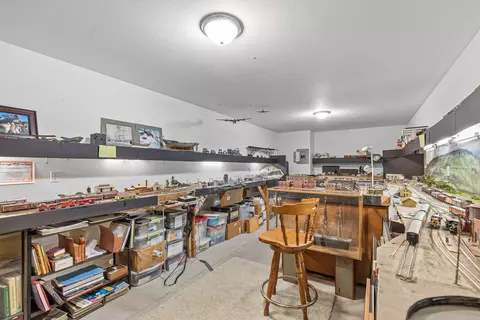 924 W Linn Rd, Eagle Point, OR 97524 photo 43
