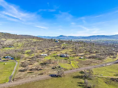 924 W Linn Rd, Eagle Point, OR 97524 photo 58