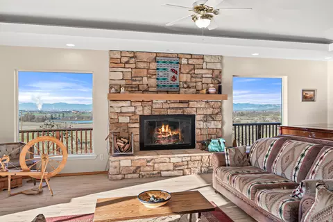 924 W Linn Rd, Eagle Point, OR 97524 photo 15