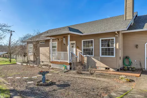 924 W Linn Rd, Eagle Point, OR 97524 photo 11