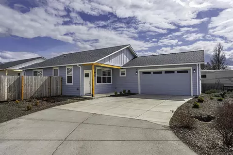 3278 Springbrook Rd, Medford, OR 97504