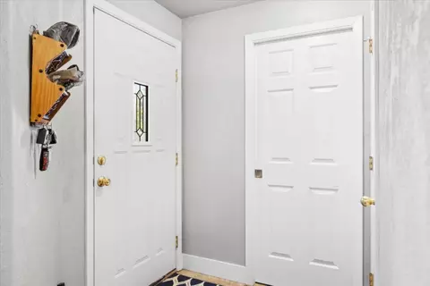 Entry Way - 1324 Benjamin Ct, Central Point, OR 97502 photo 1 of 1