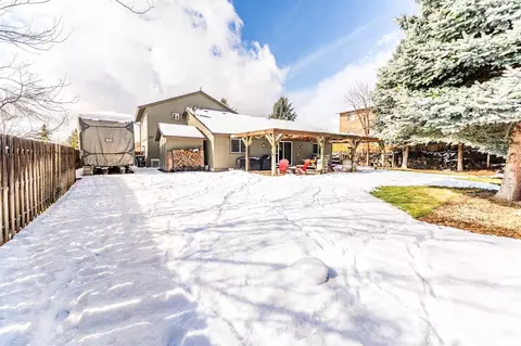 20710 Justice Ln, Bend, OR 97701 photo 4