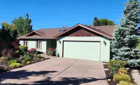 2919 NE Pinnacle Pl, Bend, OR 97701