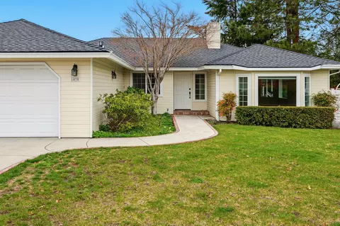 1498 Severson Dr, Medford, OR 97504