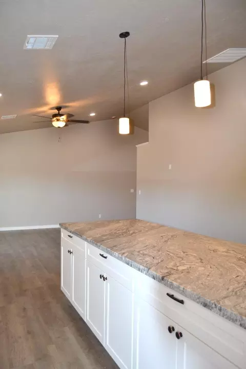 Kitchen - 282 Gamay Dr, Cave Junction, OR 97523 photo 2 of 7