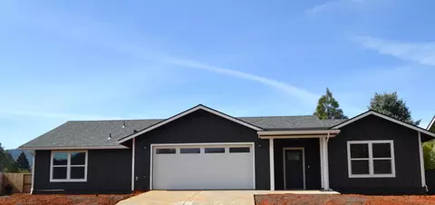 282 Gamay Dr, Cave Junction, OR 97523