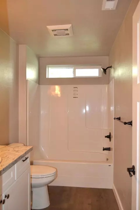 Bath - 282 Gamay Dr, Cave Junction, OR 97523 photo 3 of 5