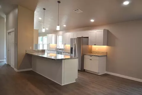 Kitchen - 282 Gamay Dr, Cave Junction, OR 97523 photo 1 of 7