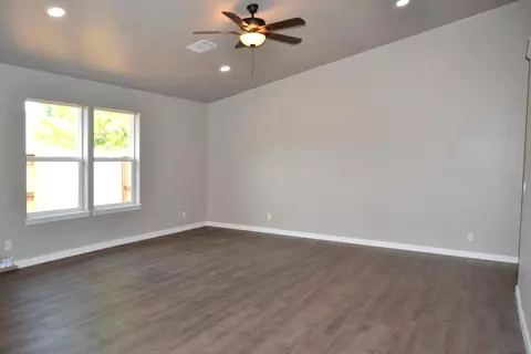 Living - 282 Gamay Dr, Cave Junction, OR 97523 photo 2 of 2
