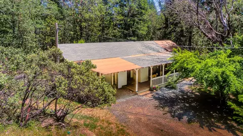 500 Warren Rd, Selma, OR 97538