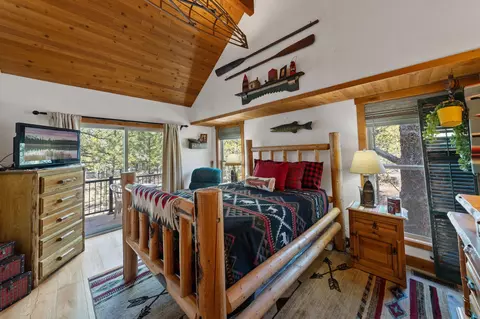 Bedroom - 17884 Flat Top Ln, Sunriver, OR 97707 photo 3 of 7