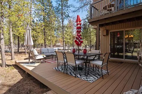 Exterior - 17884 Flat Top Ln, Sunriver, OR 97707 photo 5 of 10