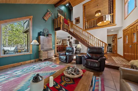 Living - 17884 Flat Top Ln, Sunriver, OR 97707 photo 2 of 4