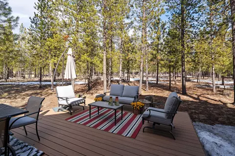 Exterior - 17884 Flat Top Ln, Sunriver, OR 97707 photo 3 of 10