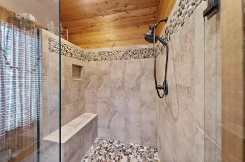 Bath - 17884 Flat Top Ln, Sunriver, OR 97707 photo 4 of 4