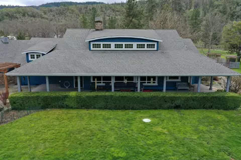 7059 Old Stage Rd, Central Point, OR 97502