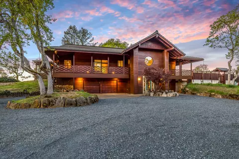 4386 Pioneer Rd, Medford, OR 97501