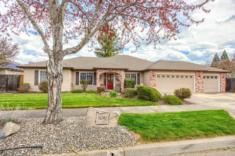 530 Carriage Ln, Jacksonville, OR 97530
